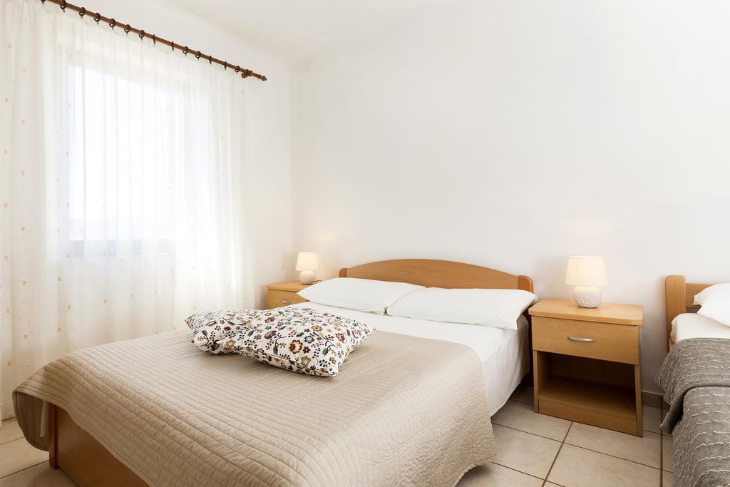Apartments Renata Pinezici  Luaran gambar